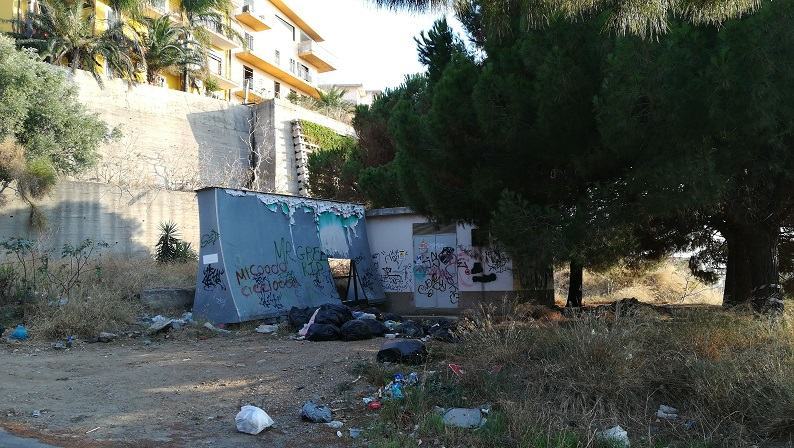 Reggio – Via Petrillina, la lettera di un cittadino: “Bomba ecologica pronta ad esplodere”