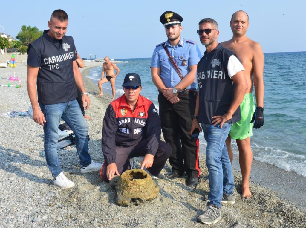 Reperto archeologico rinvenuto in mare in provincia di Reggio – FOTO
