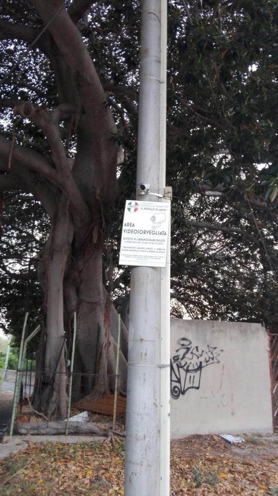 Il ‘Popolo di Archi’ dichiara guerra agli incivili: installate telecamere di sorveglianza