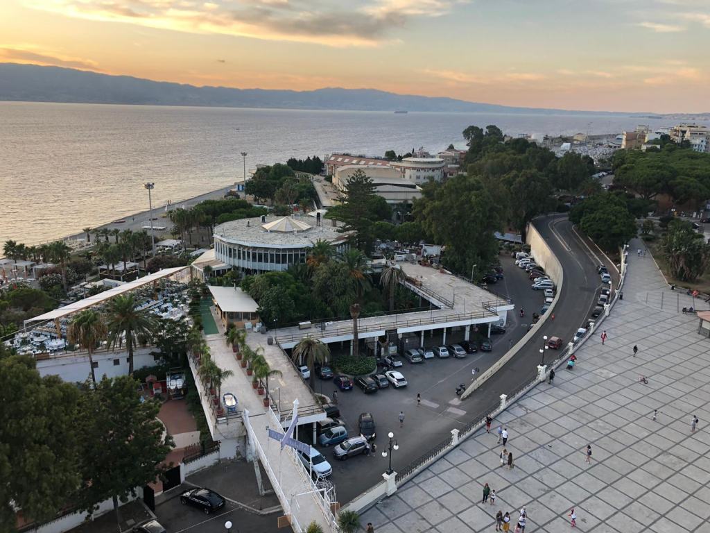 Coronavirus a Reggio – Stop a corse, passeggiate, visite al cimitero e giochi a premi
