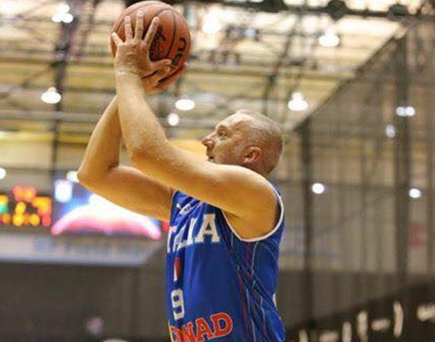 Basket – L’ex stella neroarancio brilla in Finlandia. Roberto Bullara campione del mondo Over 55