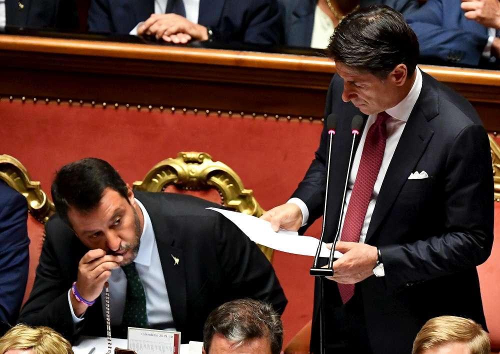 Morra e Salvini, botta e risposta sui social: “Offesi calabresi, cattolici e italiani”