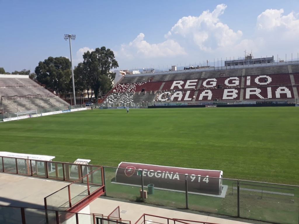 Reggina: in attesa del responso, la bella immagine della Gradinata (Foto)