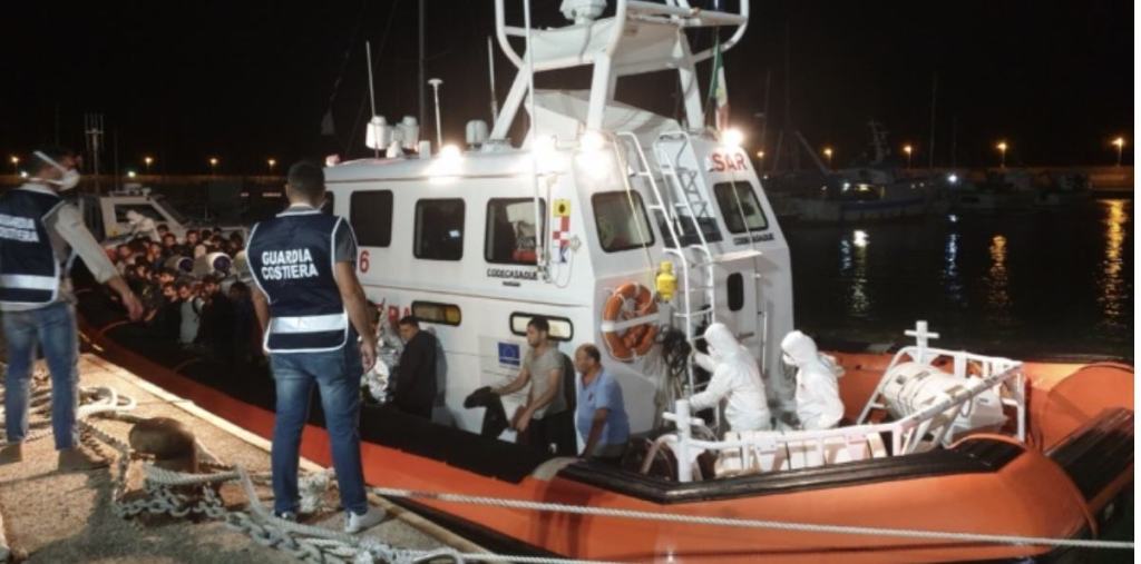 Sbarco di migranti sulla costa Jonica. Salvate 40 persone