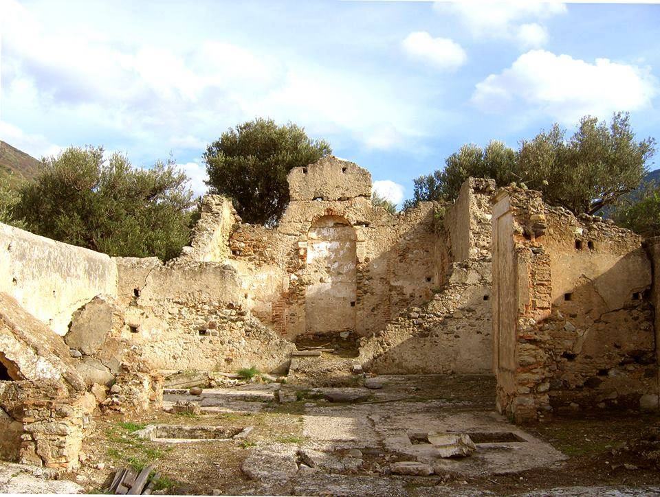 L’antica città di Sant’Agata tra l’Aspromonte e lo Stretto di Messina