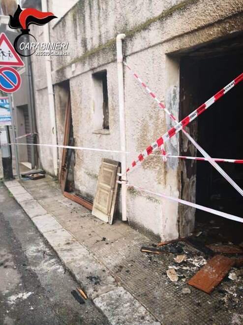 Bagnara, danneggiamento ed incendio: arrestato 37enne