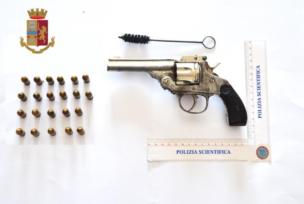 Possesso di arma clandestina, tre arresti in provincia di Reggio Calabria