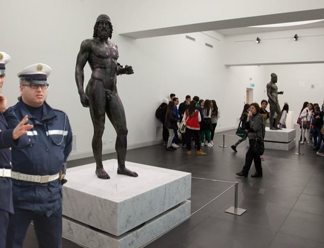 Reggio Calabria, nuova azione della polizia contro le guide turistiche abusive
