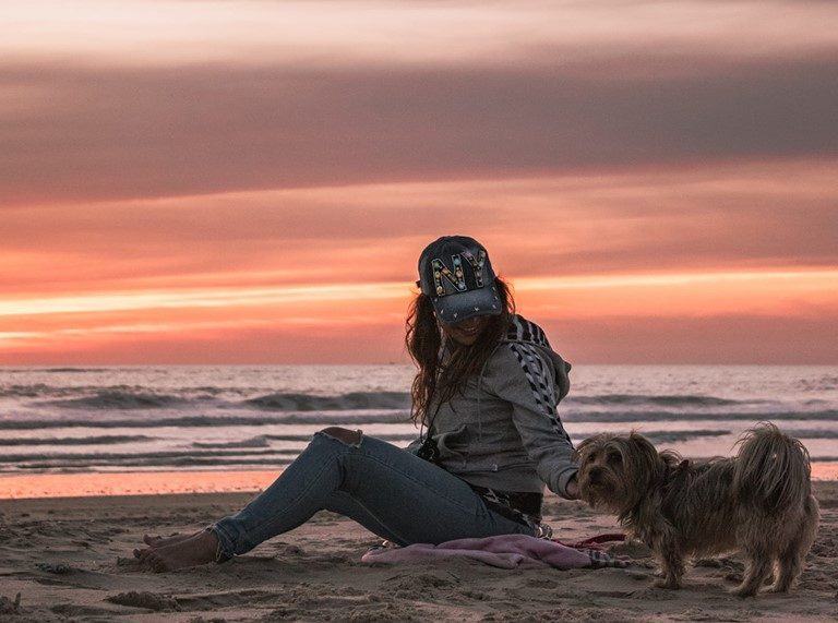 “Il cielo è la mia casa”. La storia di Daniela, reggina che gira il mondo in camper