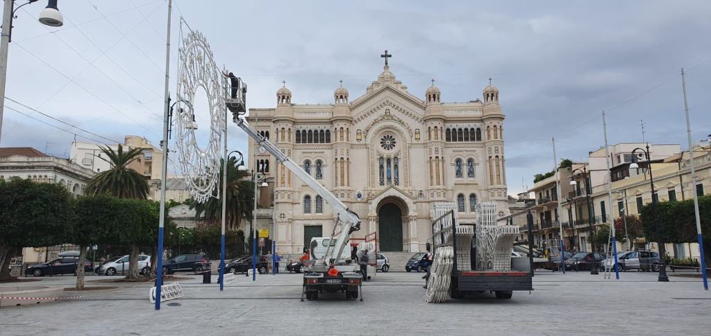 Festa della Madonna, al via i preparativi in piazza Duomo – FOTO