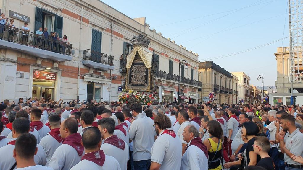 Reggio, da Palazzo Campanella concessione ‘In suo onore’ dei quadri della Vara