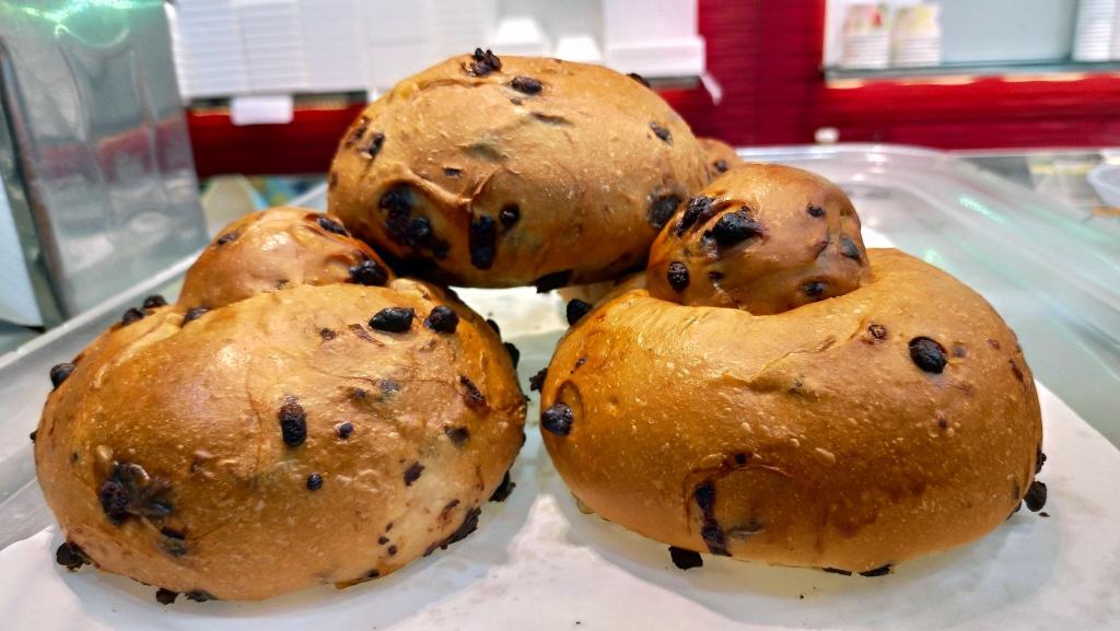 Brioche con gocce di cioccolato: la dolce novità della Cremeria Sottozero – FOTO