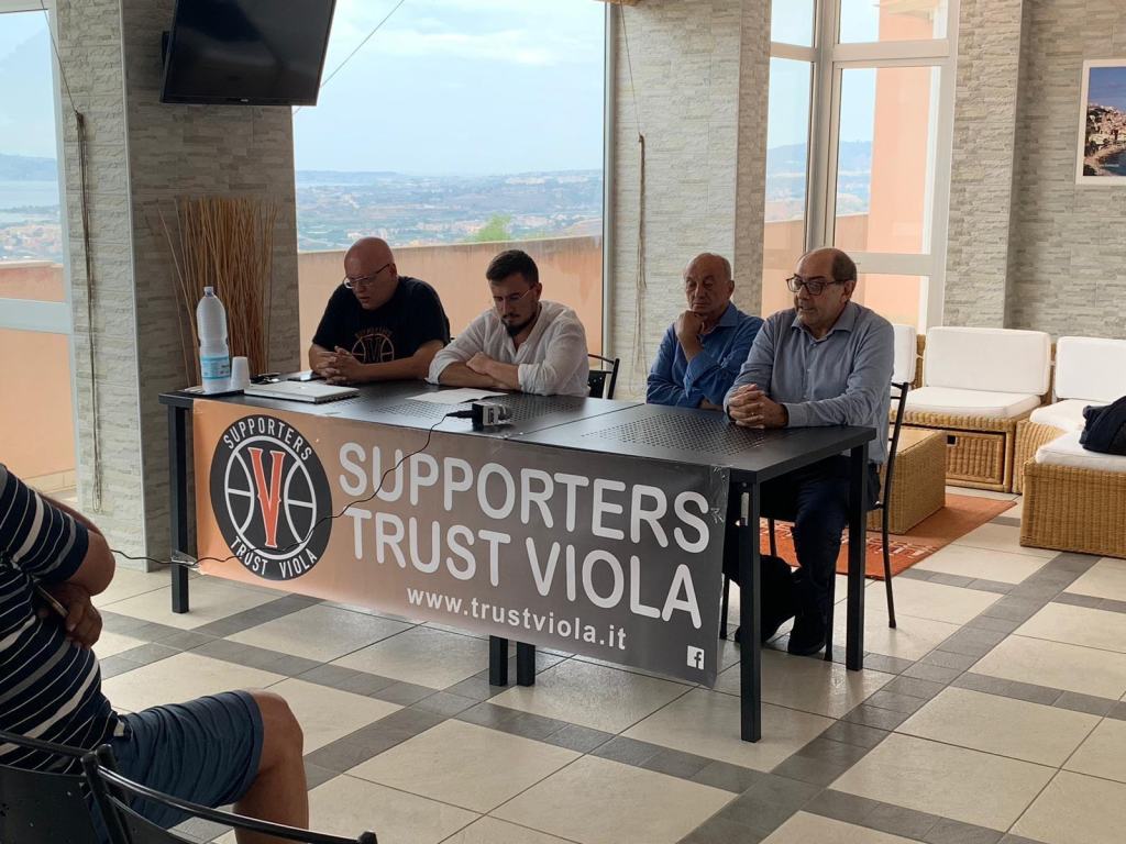 Pallacanestro Viola e tifosi insieme per brindare al ritorno in Serie B