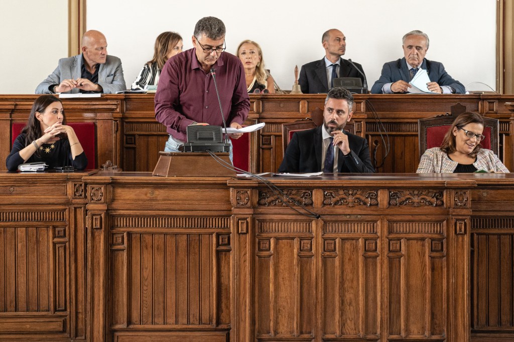 Reggio, il consiglio comunale discute i debiti fuori bilancio