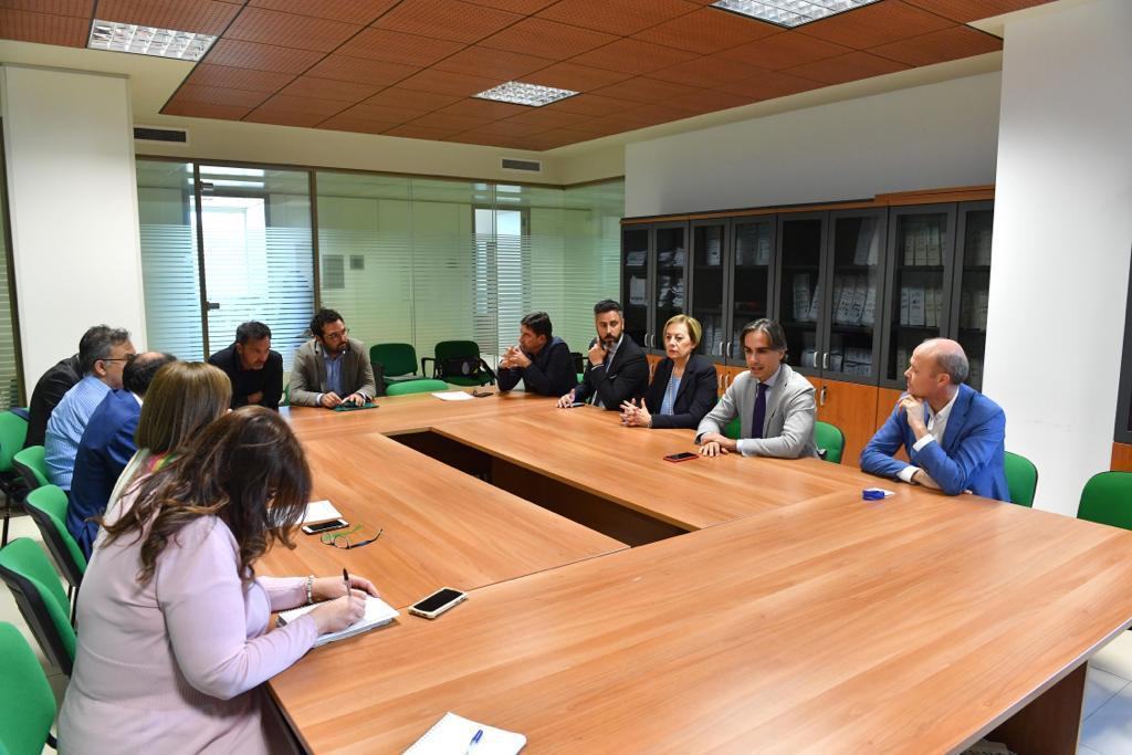 Questione rifiuti in Calabria, tavolo di confronto tra Regione e Città Metropolitana