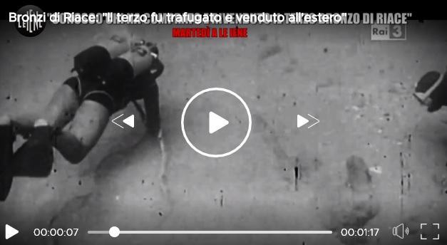 Bronzi di Riace, alle Iene spunta un testimone: “Ne esiste un terzo, fu trafugato e venduto all’estero”
