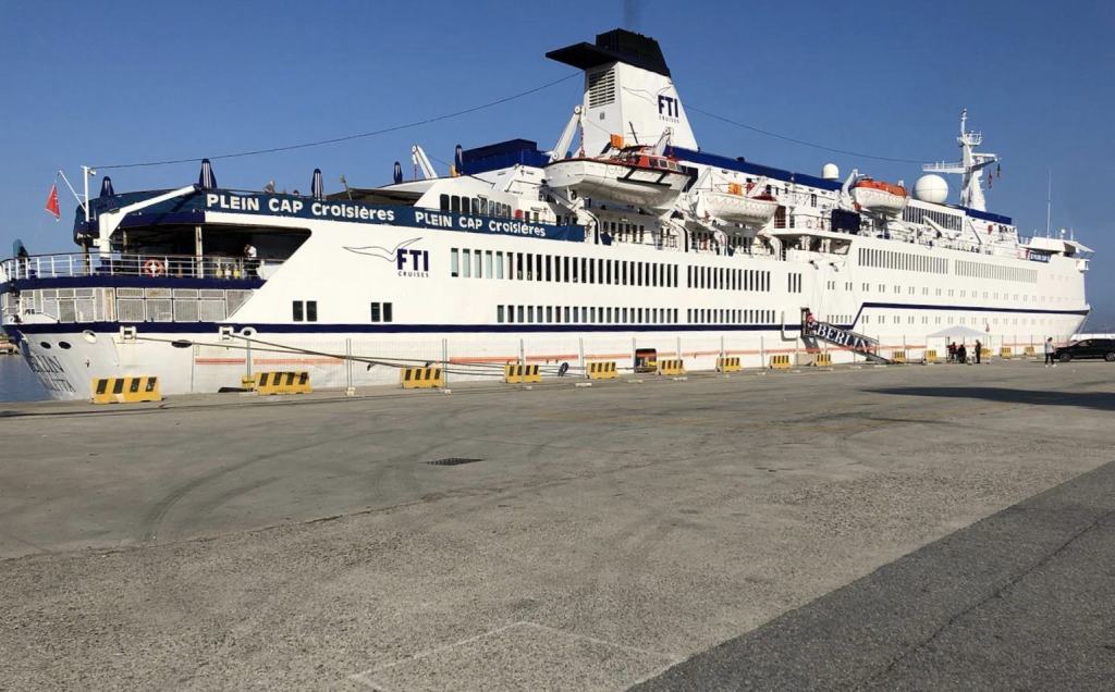 Reggio, approda al porto la ‘Berlin’ – FOTO