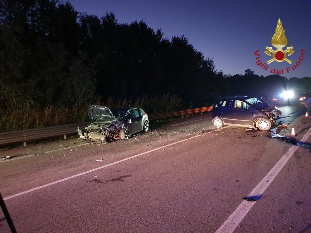 Ennesimo incidente sulla SS 106, due feriti