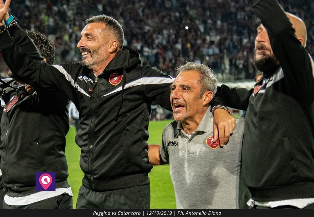 Le due facce di Reggina-Catanzaro: l’elogio a Toscano (e staff) e l’appunto a Luca Gallo