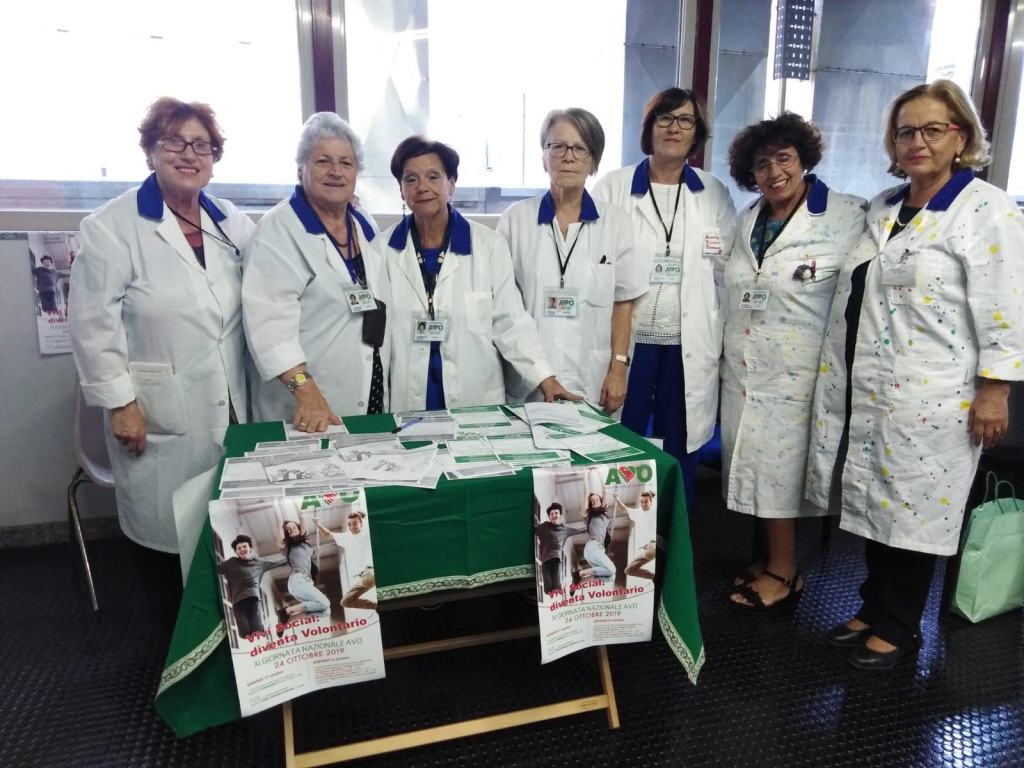 Giornata Avo a Reggio Calabria, i volontari ospedalieri incontrano gli studenti