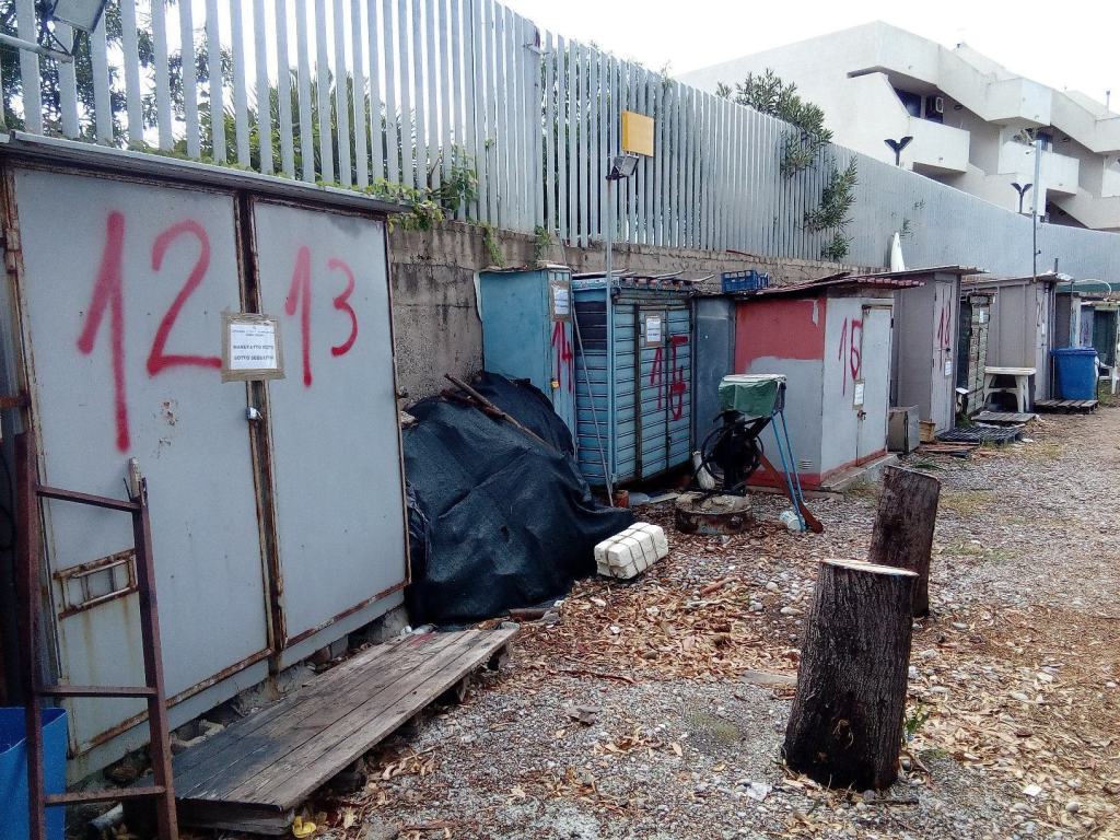 Archi, la Guardia Costiera sequestra 40 manufatti e 26 verricelli – FOTO