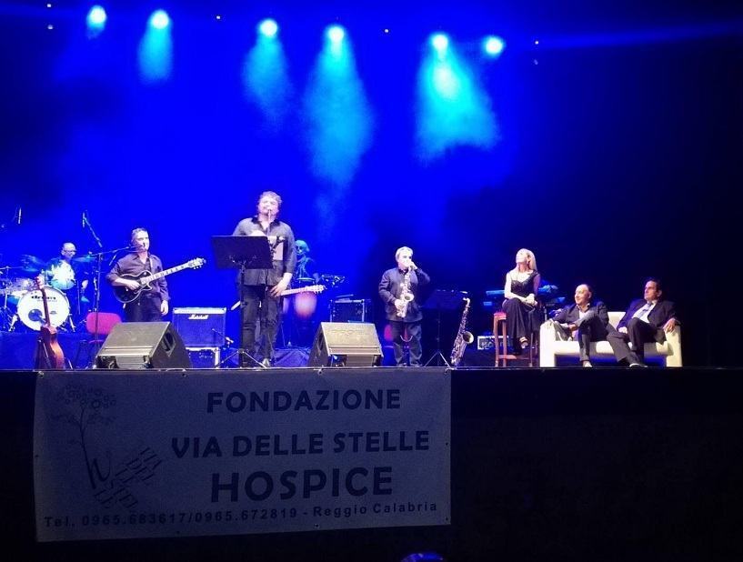 “Pino Daniele Amodonostro” conquista il Cilea nell’evento dedicato all’Hospice