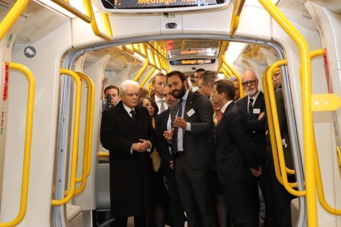 Vetture ‘made in Reggio’ nello metro di Copenaghen. Mattarella visita Hitachi Rail – FOTO
