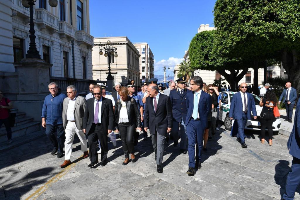 Passeggiata antiracket, Falcomatà: “Sosteniamo chi ha il coraggio di denunciare”