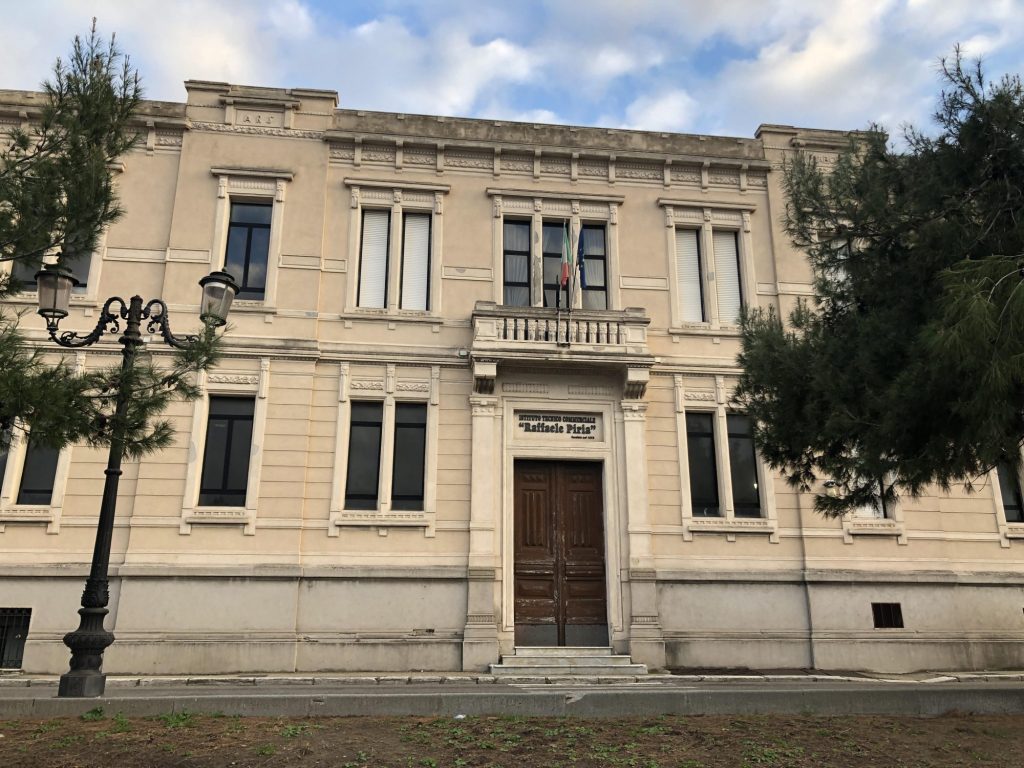 Reggio, studente del Piria positivo al Covid: compagni e professori in quarantena