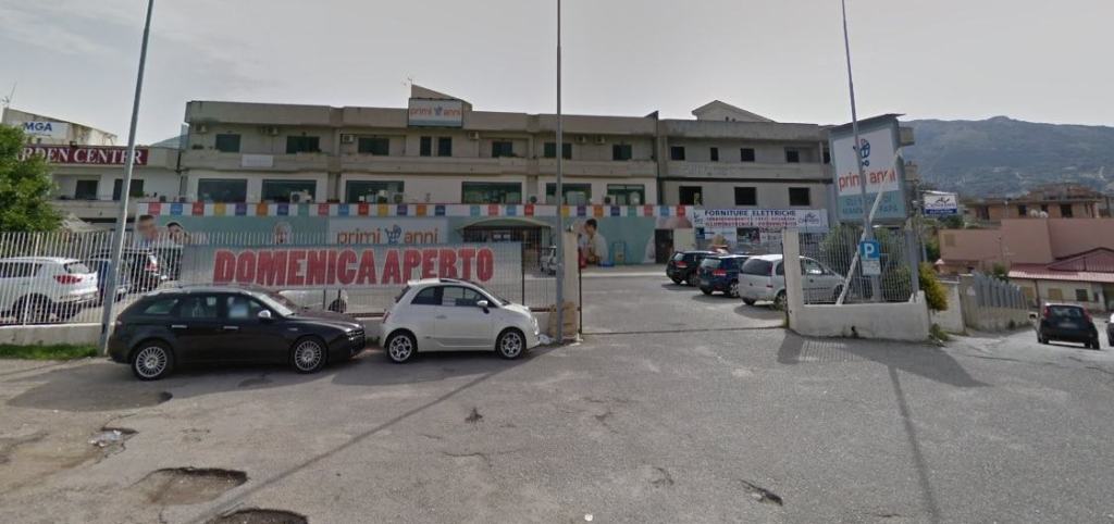 Reggio, rapina ai danni di un negozio per bambini
