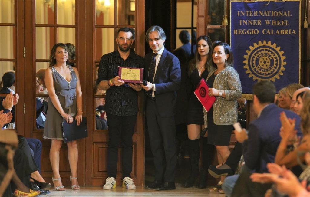 Sfilata di solidarietà al Miramare. Falcomatà: “I reggini portano alto il nome della città”