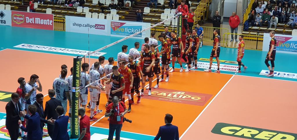 Volley – La prima al Palacalafiore per la Tonno Callipo. Perde ma non sfigura
