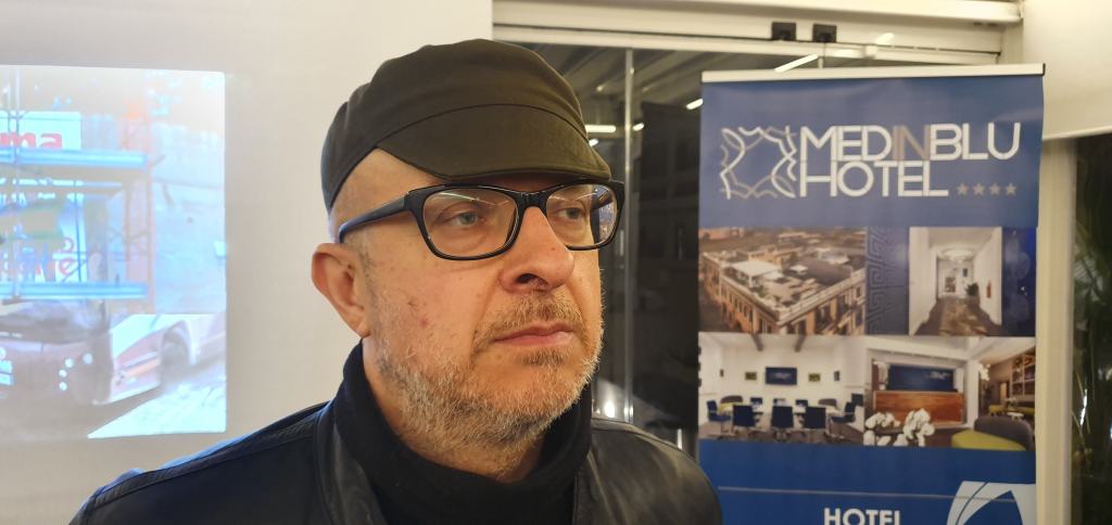 Reggio, arriva il murale Panorama. Favelli: ‘Sognavo da tempo di realizzare opera sui Bronzi’