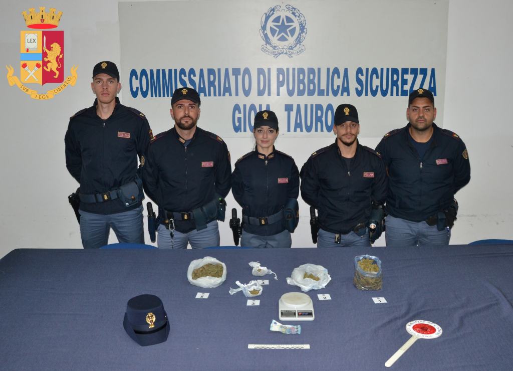 Gioia Tauro, tre arresti per spaccio di droga: sequestrati 300g di cannabis