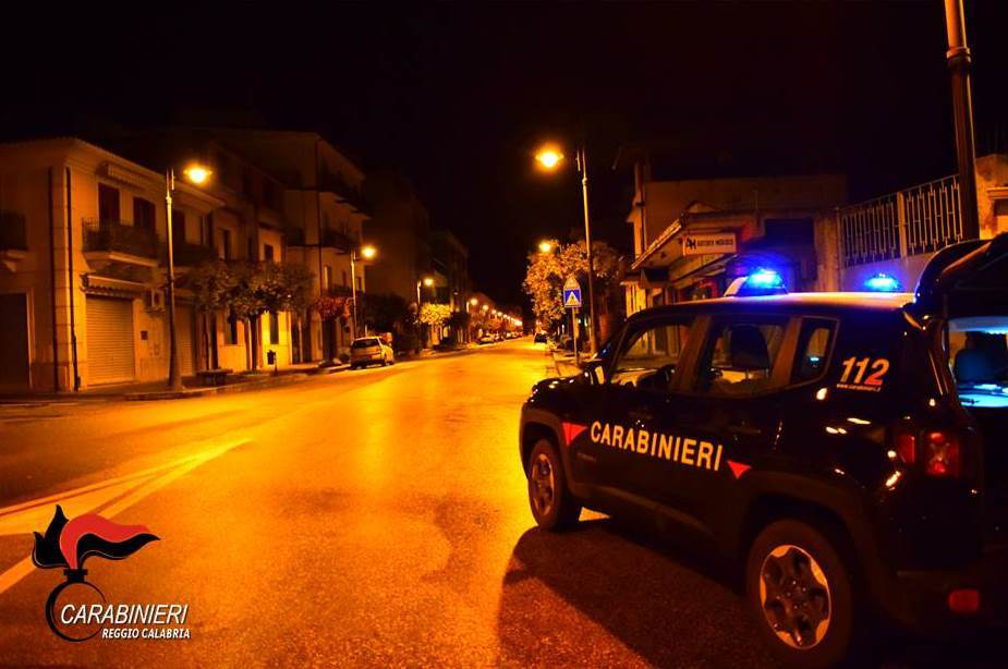 Reggio, controlli a tappeto dei carabinieri: ritrovata un’auto rubata, 24 perquisizioni ed 1 arresto
