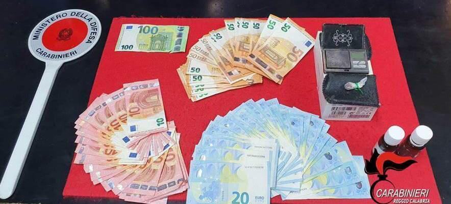 Reggio, arrestato 56enne per spaccio. Sequestrati droga e bottino