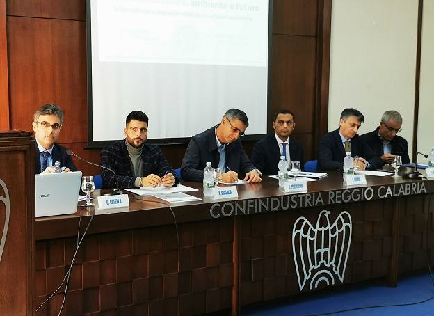 Rifiuti, in Confindustria RC futuro al centro grazie all’economia circolare