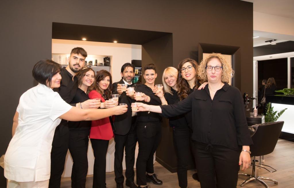 Inaugurazione ‘Giacomo I Parrucchieri’, che successo: ecco il salone che cercavi – FOTO