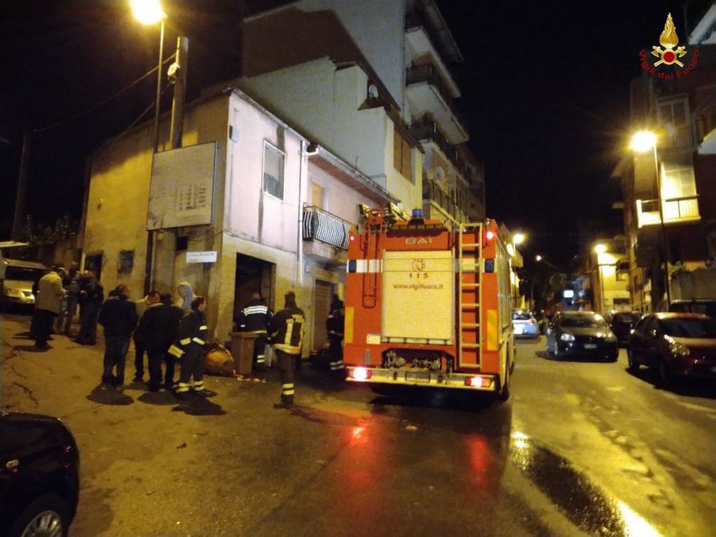 Esplosione in una macelleria reggina: l’intervento dei Vigili del Fuoco – FOTO