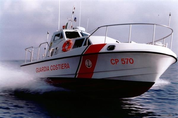 Noleggiato un veliero nello Stretto per prelevare clandestini. Fermati a Reggio due ucraini