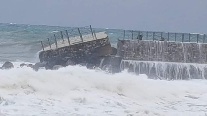 Addio al molo di Pizzo ‘spezzato’ dalla tempesta