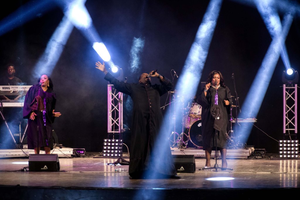 Pastor Ron Gospel Show accende di emozioni il teatro Cilea