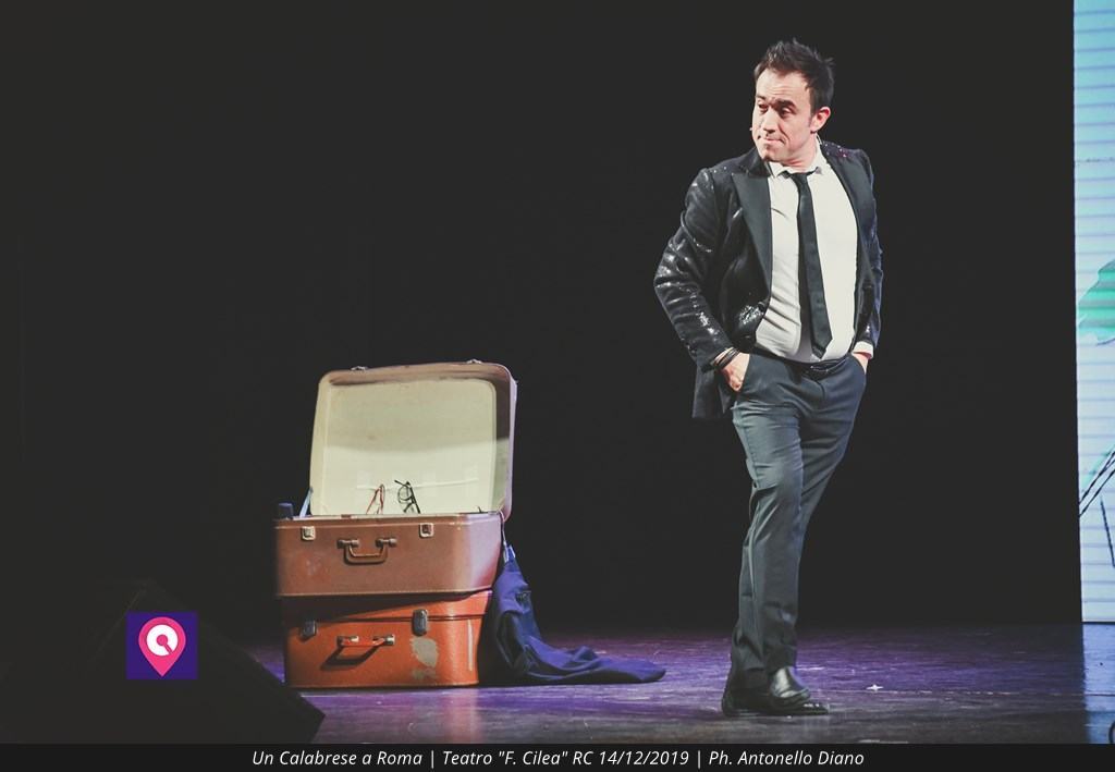 Gennaro Calabrese colpisce ancora. Lo show “Un Calabrese a Roma” fa il pienone al Cilea – FOTO