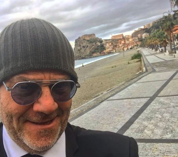 La ‘Iena’ Giulio Golia fa tappa a Scilla