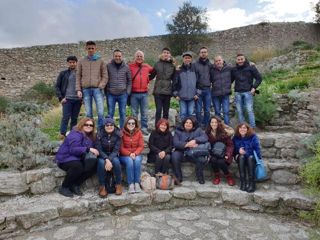 Gli studenti del ‘Boccioni – Fermi’ alla scoperta dello zafferano – FOTO
