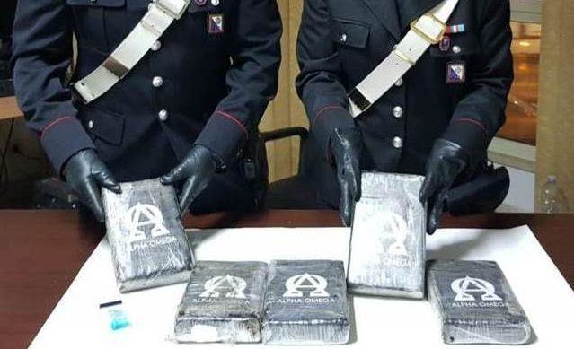 Villa San Giovanni, i Carabinieri li sorprendono con oltre 5kg di cocaina: due arresti