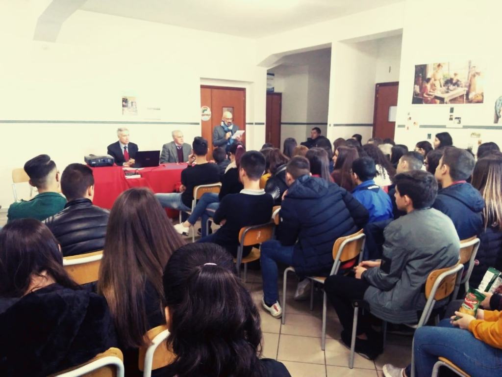 Luca Desiato ha incontrato gli studenti liceali suscitando grande interesse