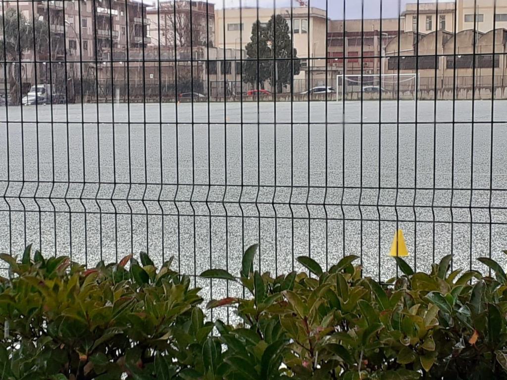 Reggio, ondata di maltempo: forte grandinata in città