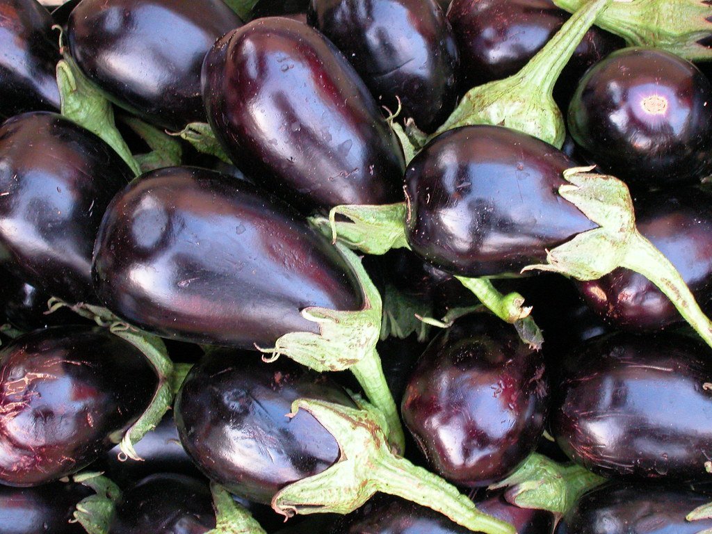 Come preparare le melanzane ripiene: la ricetta