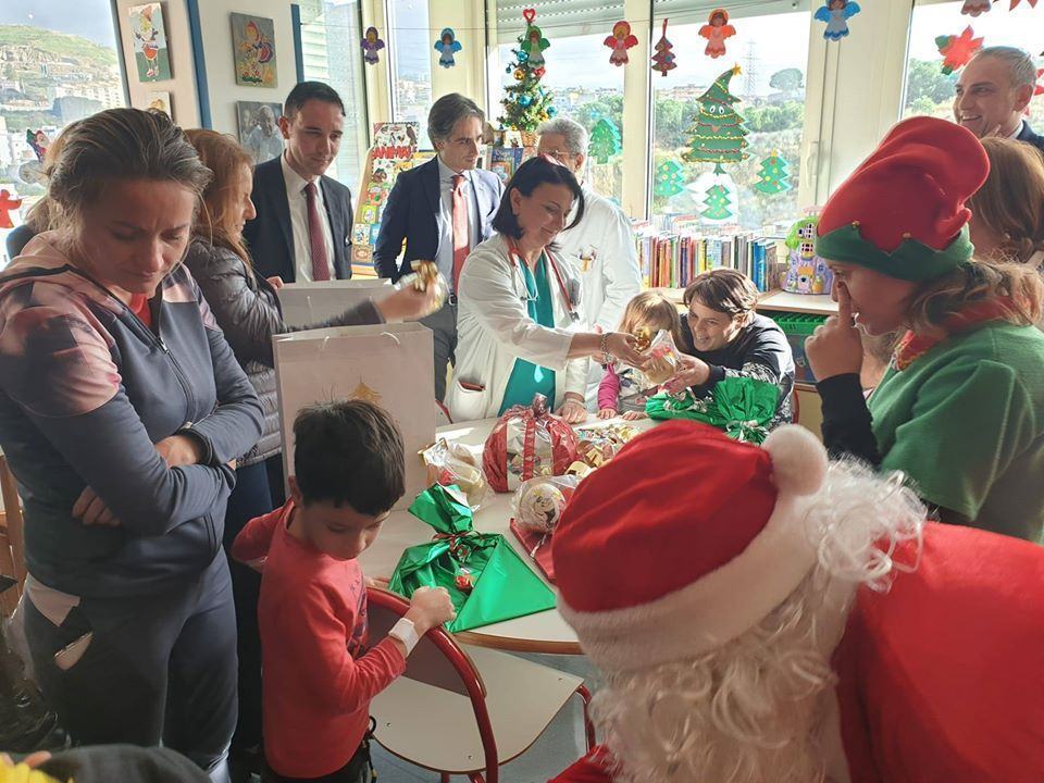 Natale a Reggio, Falcomatà e Mauro in visita al Grande Ospedale Metropolitano – FOTO